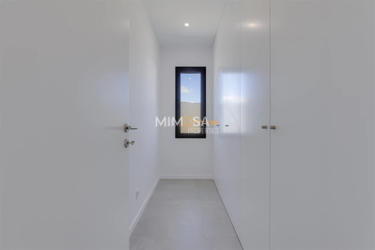 Moradia T4 para Venda em Mexilhoeira Grande Foto 14