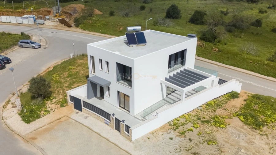 Moradia T4 para Venda em Mexilhoeira Grande