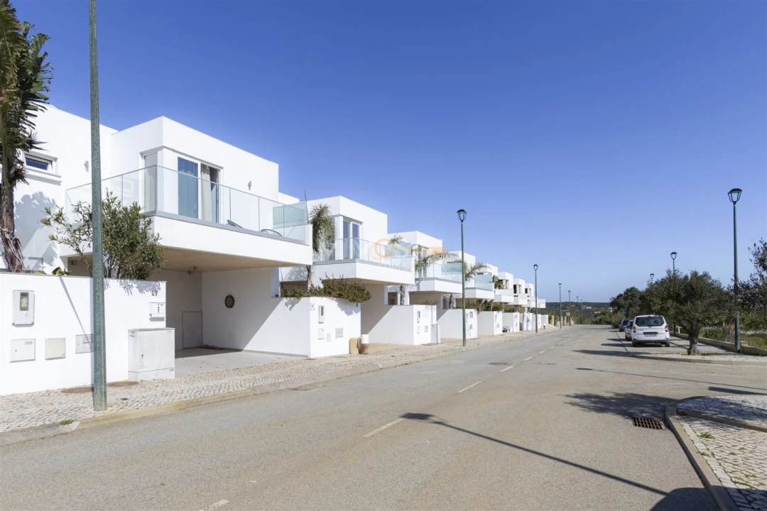Moradia T3 para Venda em Vila de Sagres Foto 1