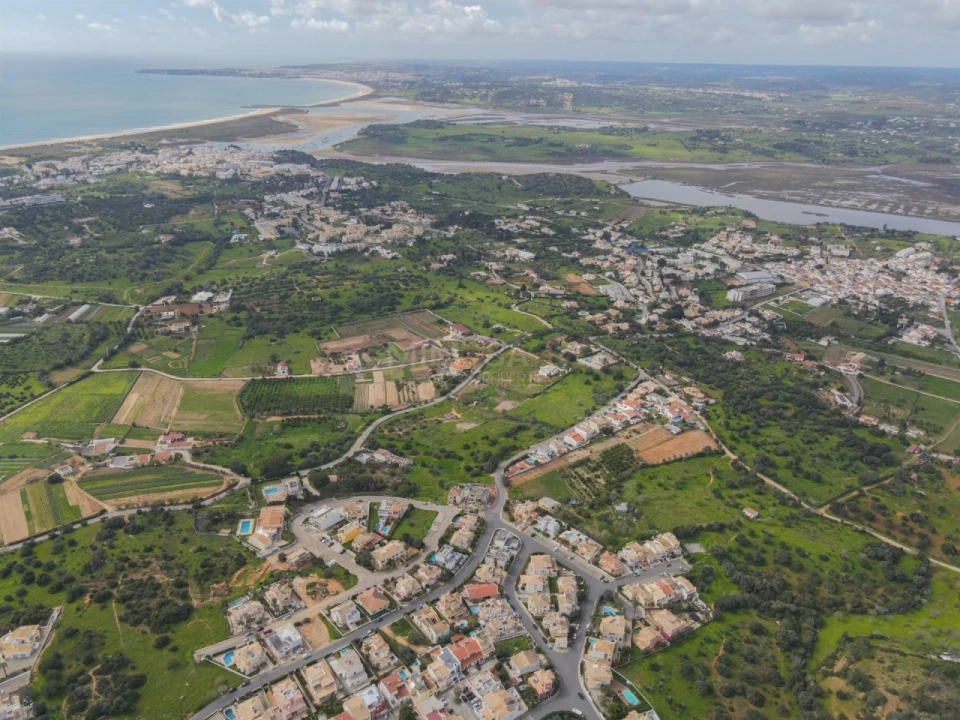 Terreno para Venda em Alvor Foto 1