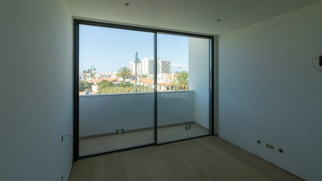 Moradia T4 para Venda em Lagos (São Sebastião e Santa Maria) Foto 13