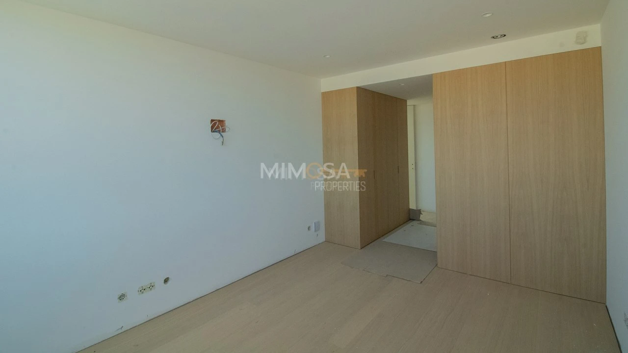 Moradia T4 para Venda em Lagos (São Sebastião e Santa Maria) Foto 14