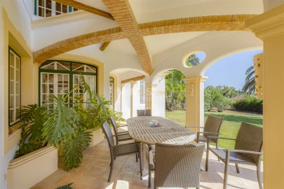 Moradia T5 para Venda em Mexilhoeira Grande