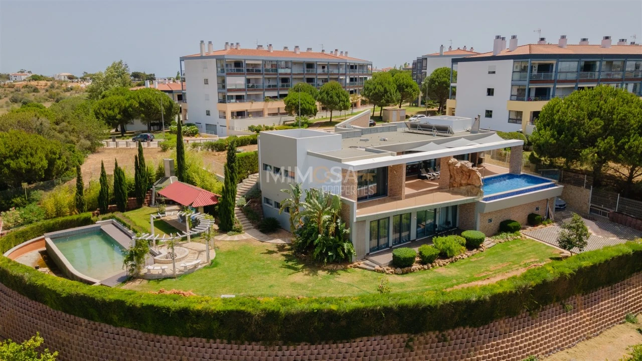 Moradia T6 para Venda em Lagos (São Sebastião e Santa Maria) Foto 4