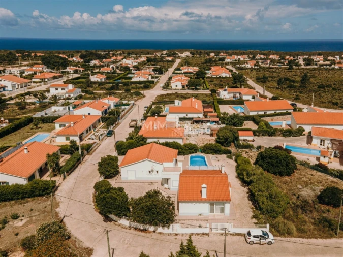 Moradia T4 para Venda em Aljezur Foto 3