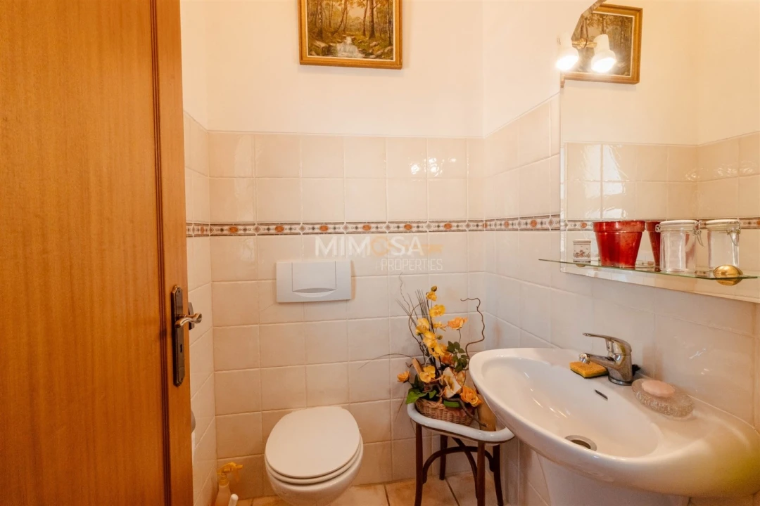 Moradia T4 para Venda em Bensafrim e Barão de São João Foto 8