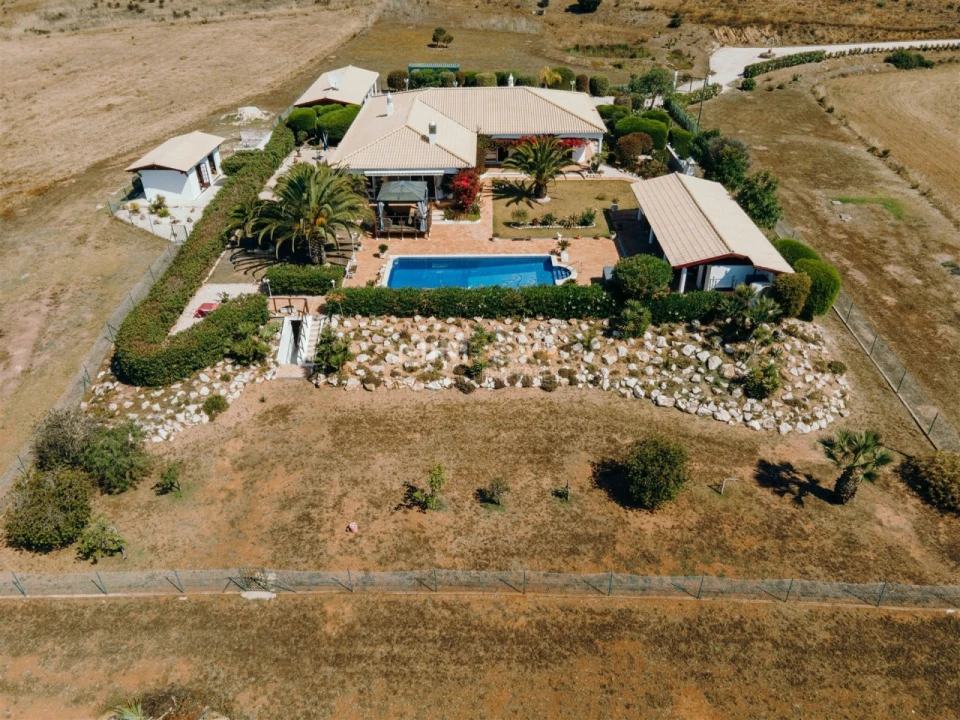 Moradia T4 para Venda em Bensafrim e Barão de São João Foto 48