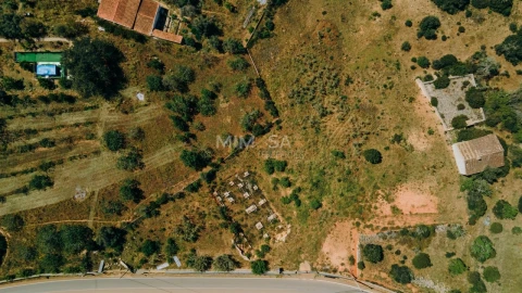 Terreno para Venda em Estômbar e Parchal