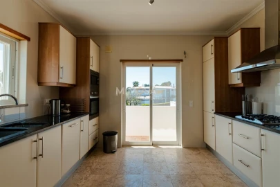 Moradia T4 para Venda em Luz
