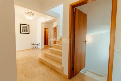 Moradia T4 para Venda em Luz