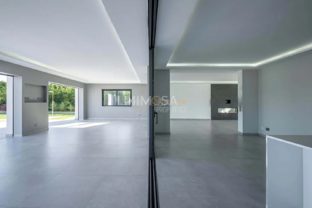 Moradia T5 para Venda em Lagos (São Sebastião e Santa Maria) Foto 9