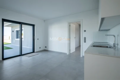 Moradia T5 para Venda em Lagos (São Sebastião e Santa Maria)
