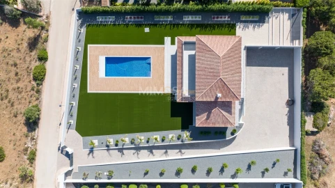 Moradia T5 para Venda em Lagos (São Sebastião e Santa Maria)