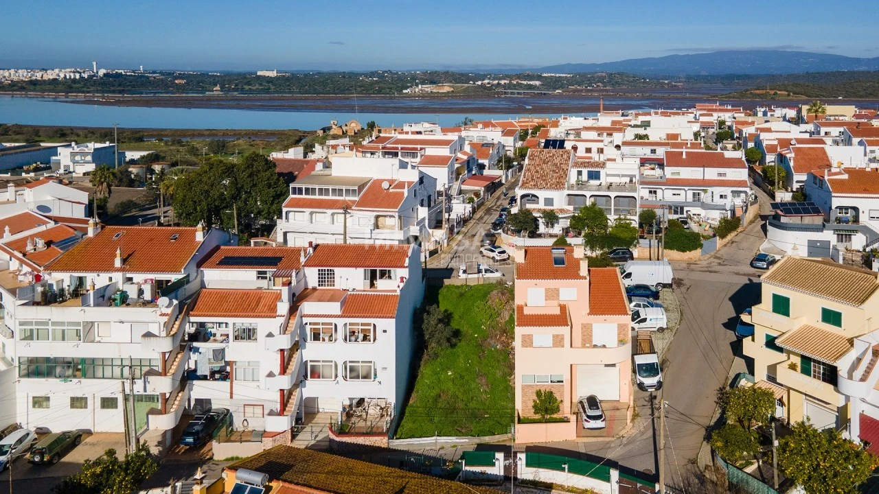 Terreno para Venda em Estômbar e Parchal Foto 3