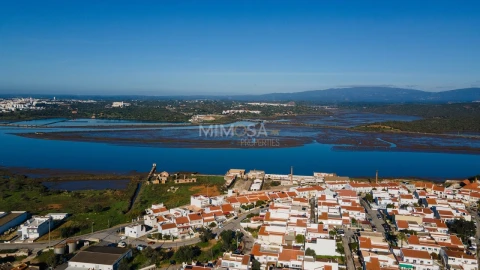 Terreno para Venda em Estômbar e Parchal