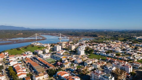 Terreno para Venda em Estômbar e Parchal