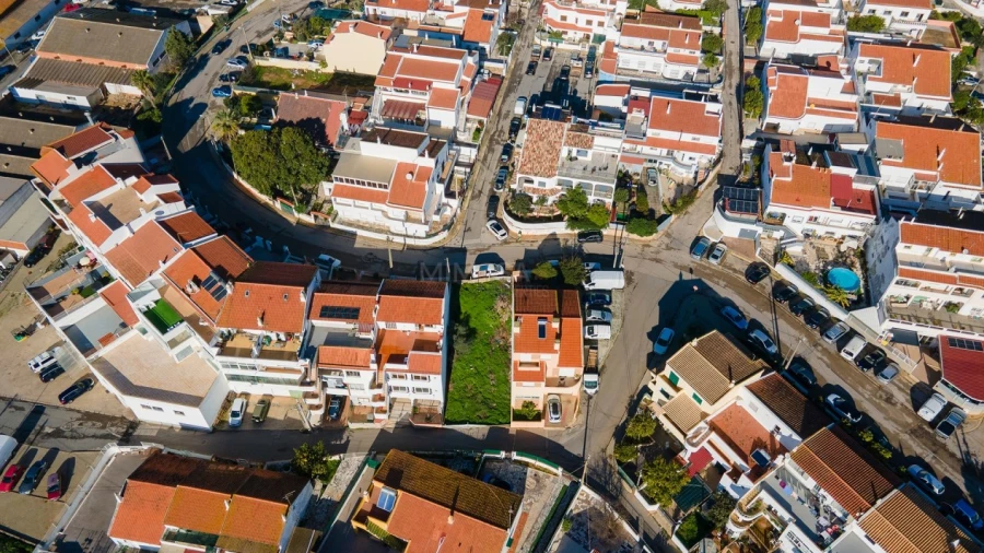 Terreno para Venda em Estômbar e Parchal