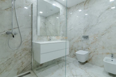 Apartamento T4 para Venda em Lagos (São Sebastião e Santa Maria)