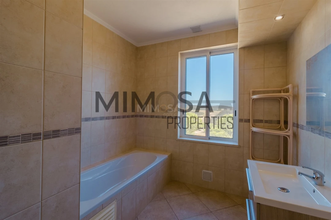 Quinta T4 para Venda em Odiaxere Foto 31