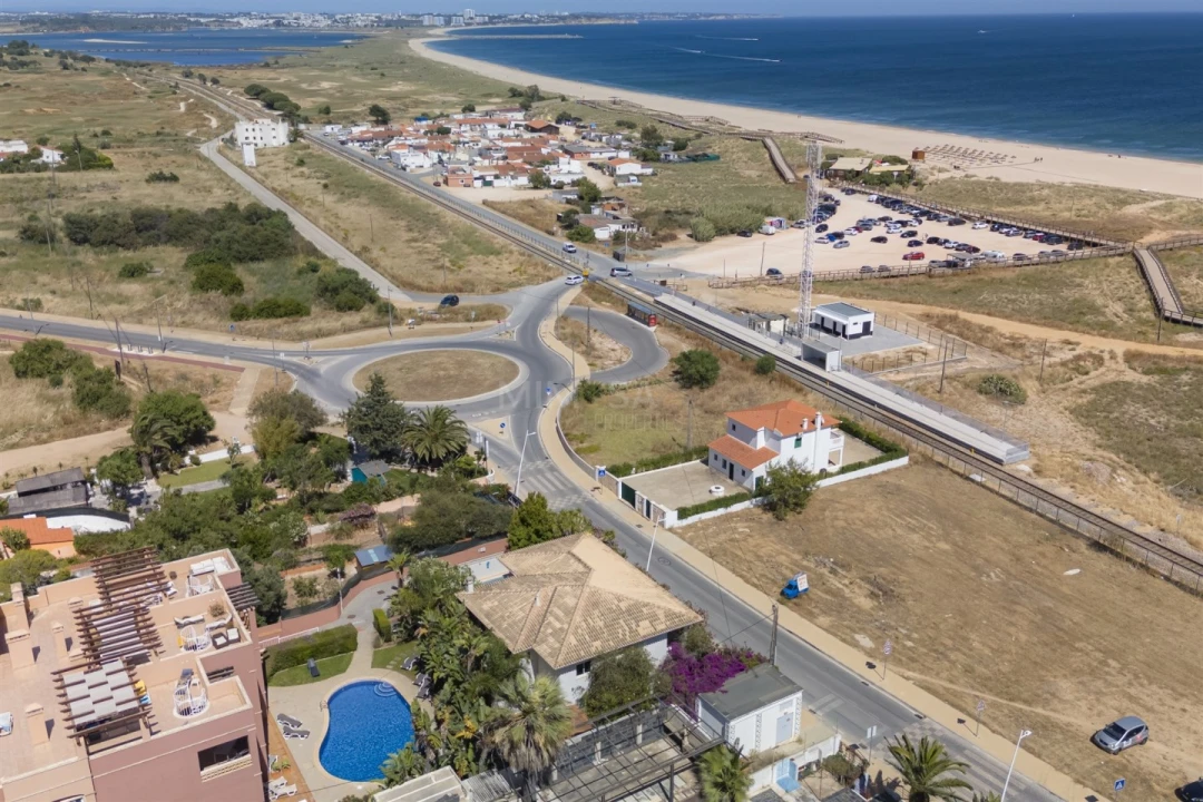 Moradia T5 para Venda em Lagos (São Sebastião e Santa Maria) Foto 4