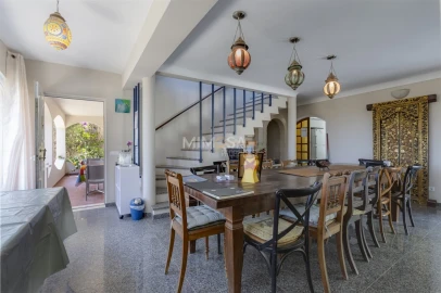 Moradia T5 para Venda em Lagos (São Sebastião e Santa Maria)