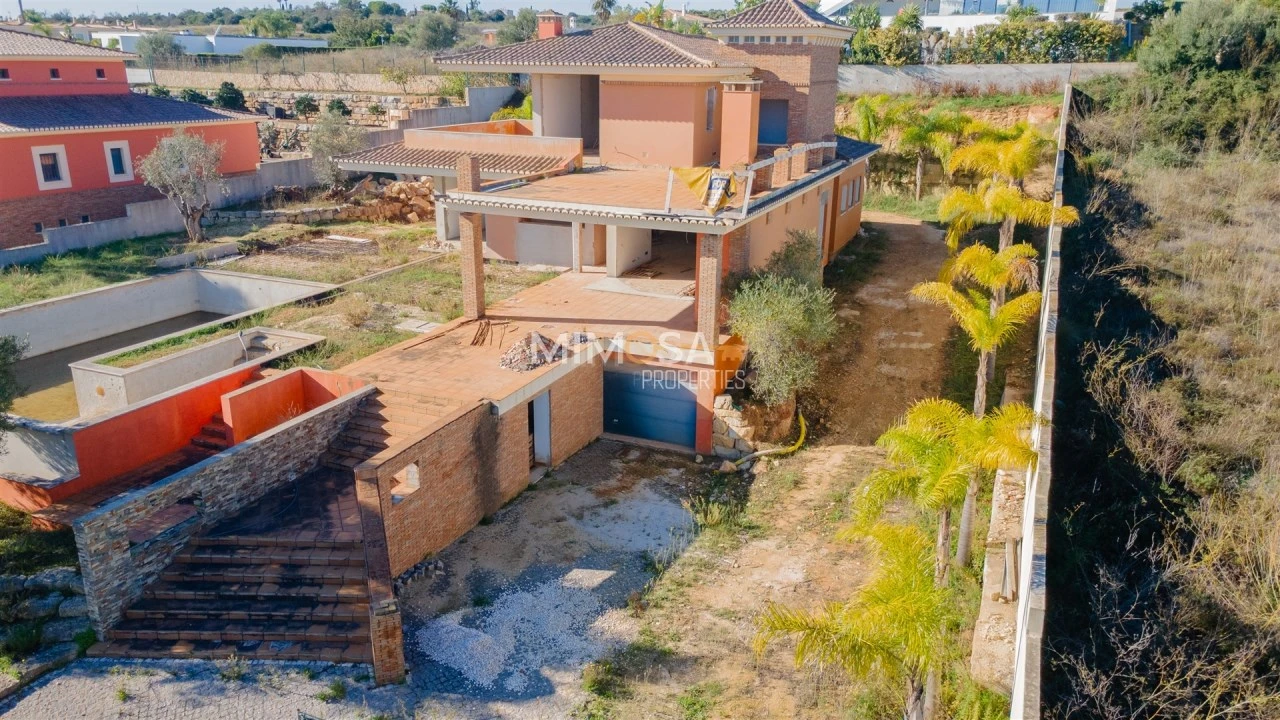 Moradia T4 para Venda em Lagos (São Sebastião e Santa Maria) Foto 3