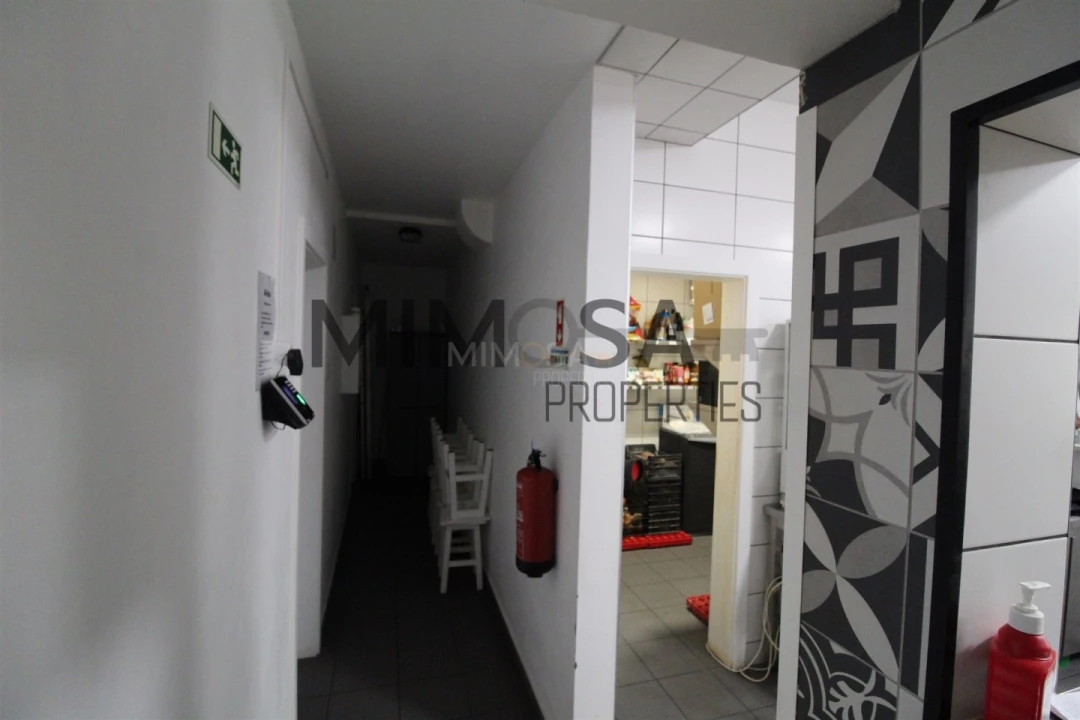 Negócio para Venda em Lagos (São Sebastião e Santa Maria) Foto 8