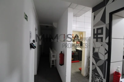 Negócio para Venda em Lagos (São Sebastião e Santa Maria)