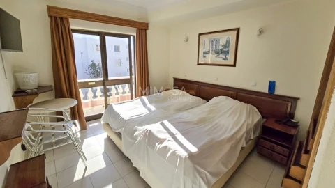 Negócio para Venda em Lagos (São Sebastião e Santa Maria)