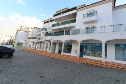 Loja para Venda em Lagos (São Sebastião e Santa Maria)