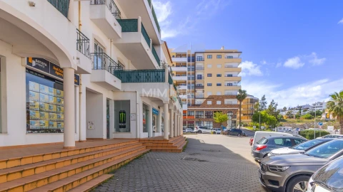 Loja para Venda em Lagos (São Sebastião e Santa Maria)