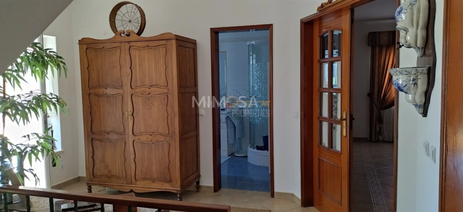 Moradia T5 para Venda em Lagos (São Sebastião e Santa Maria) Foto 16