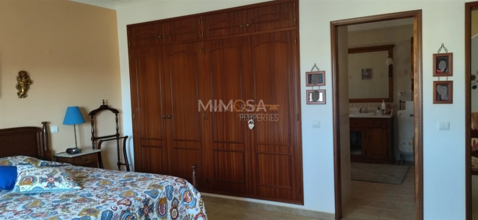 Moradia T5 para Venda em Lagos (São Sebastião e Santa Maria) Foto 29