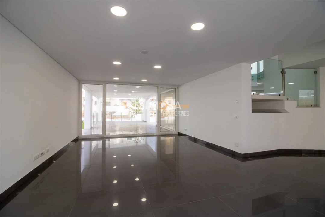 Moradia T4 para Venda em Lagos (São Sebastião e Santa Maria) Foto 5