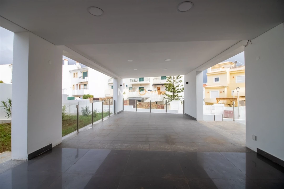 Moradia T4 para Venda em Lagos (São Sebastião e Santa Maria) Foto 10