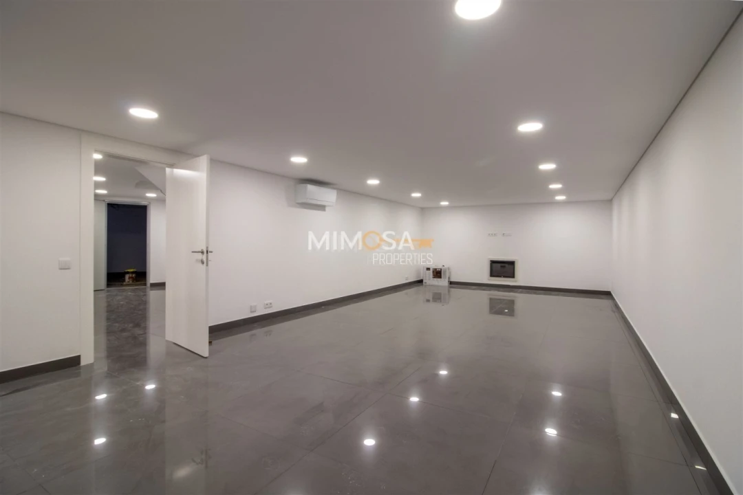 Moradia T4 para Venda em Lagos (São Sebastião e Santa Maria) Foto 16