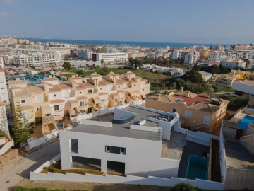 Moradia T4 para Venda em Lagos (São Sebastião e Santa Maria)