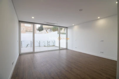 Moradia T4 para Venda em Lagos (São Sebastião e Santa Maria)