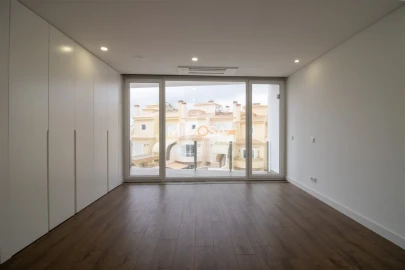 Moradia T4 para Venda em Lagos (São Sebastião e Santa Maria)