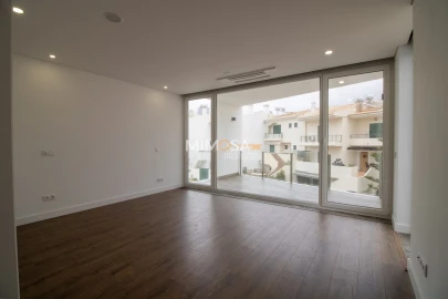Moradia T4 para Venda em Lagos (São Sebastião e Santa Maria)