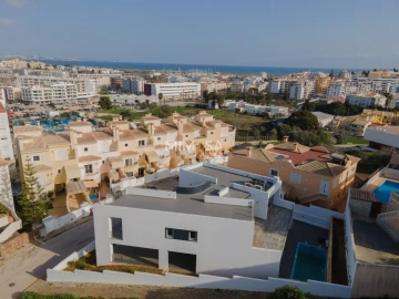 Moradia T4 para Venda em Lagos (São Sebastião e Santa Maria)