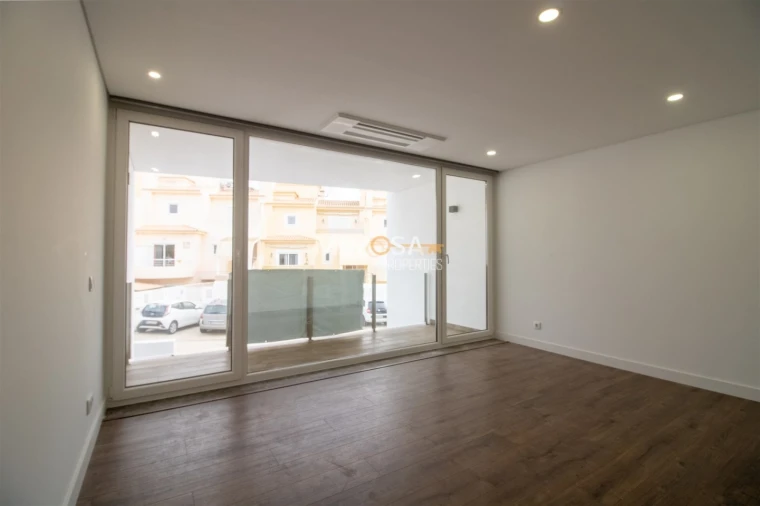 Moradia T4 para Venda em Lagos (São Sebastião e Santa Maria) Foto 6