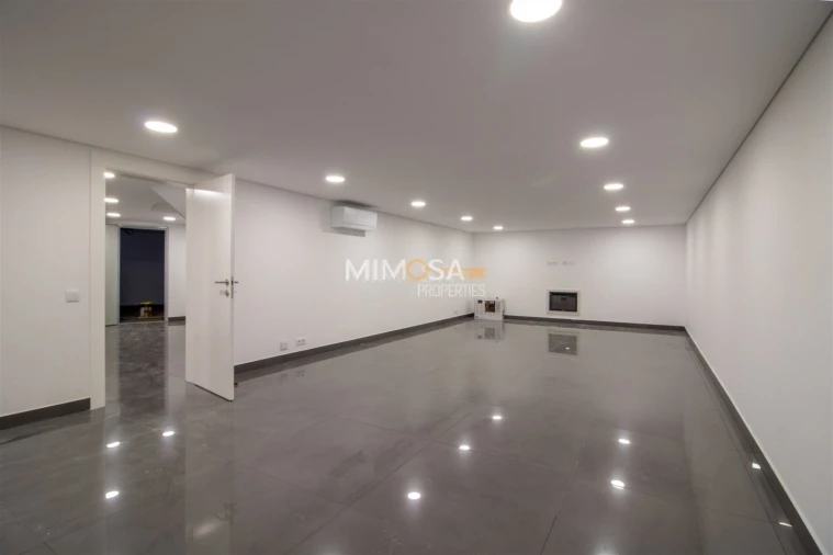 Moradia T4 para Venda em Lagos (São Sebastião e Santa Maria) Foto 16