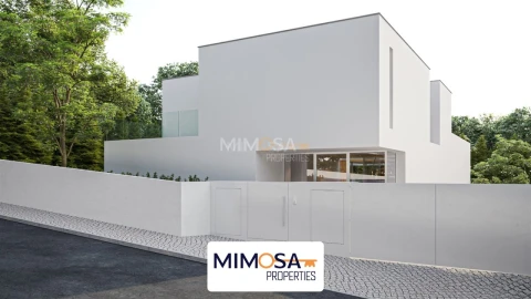 Moradia T4 para Venda em Lagos (São Sebastião e Santa Maria)