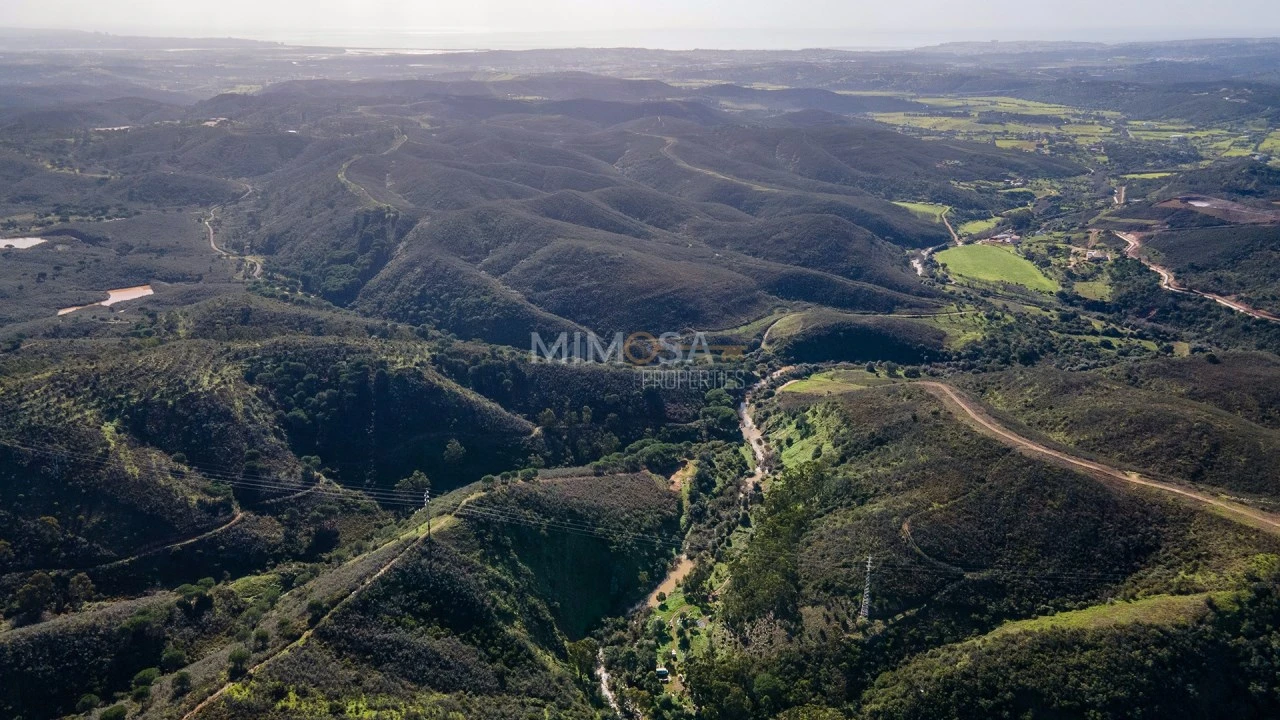 Terreno Misto para Venda em Bensafrim e Barão de São João Foto 8