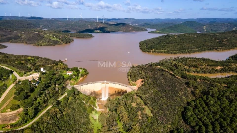 Terreno Misto para Venda em Bensafrim e Barão de São João