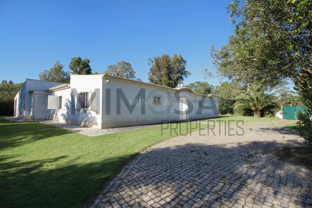 Moradia T5 para Venda em Alvor Foto 13