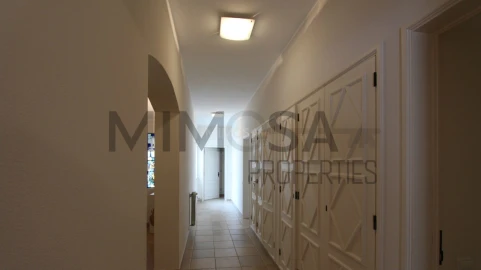 Moradia T5 para Venda em Alvor