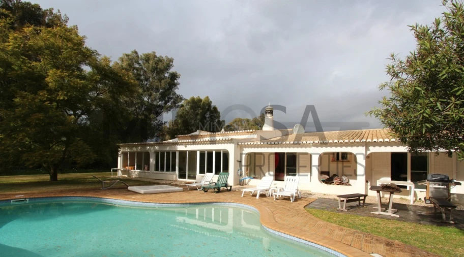 Moradia T5 para Venda em Alvor Foto 3