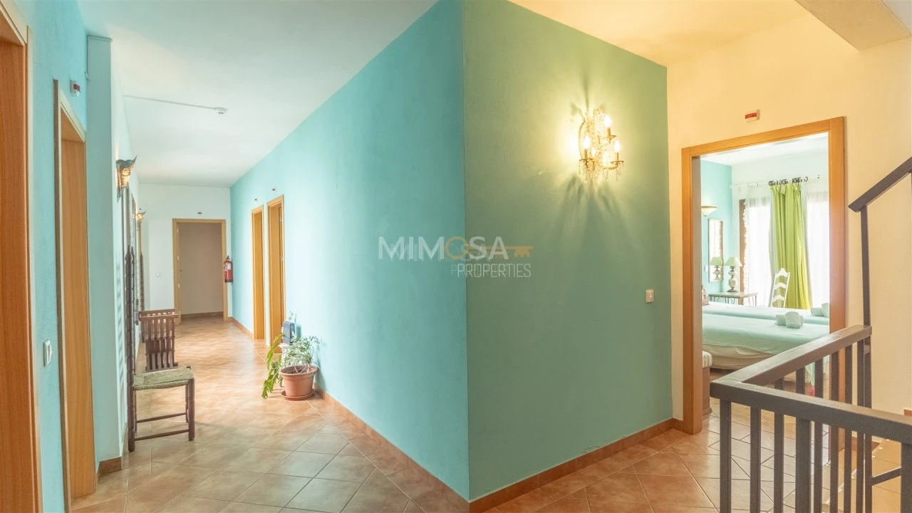 Moradia T7 para Venda em Alvor Foto 14